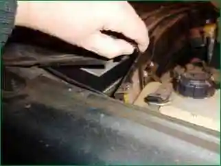 Заміна фільтру повітря салону Niva Chevrolet