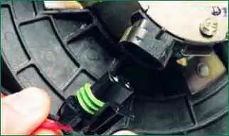 Aus- und Einbau von Lufteinlass, Stangen und Halterung für Heizungshebel Niva Chevrolet