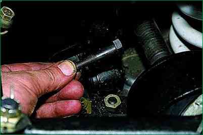 Replacing the shock absorber of the front suspension of a VAZ-2123 car