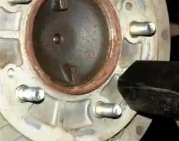 How to remove a Niva Chevrolet brake drum