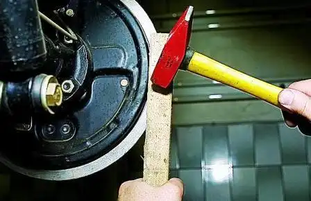 How to remove a Niva Chevrolet brake drum