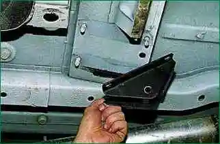 Заміна штанг заднієї підвіски Niva Chevrolet