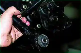 Заміна штанг задньої підвіски Niva Chevrolet