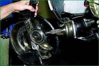 Grease change in Niva Chevrolet front wheel hub