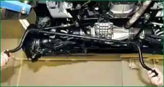 How to replace a Chevrolet Niva front suspension stabilizer