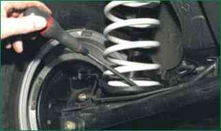 Niva Chevrolet rear suspension spring replacement
