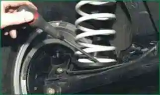 Niva Chevrolet rear suspension spring replacement