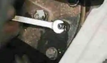 VAZ-2123 power steering fluid replacement VAZ-2123 power steering fluid replacement