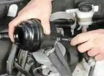 VAZ-2123 power steering fluid replacement VAZ-2123 power steering fluid replacement