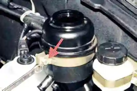 VAZ-2123 power steering fluid replacement VAZ-2123 power steering fluid replacement