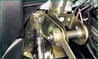 How to remove the VAZ-2123 steering column