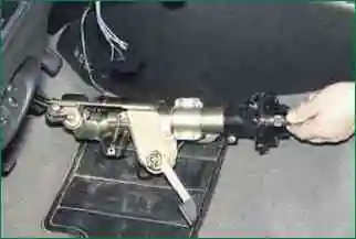 How to remove the VAZ-2123 steering column