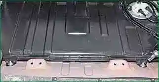 Як зняти та поставити паливний бак ВАЗ-2123