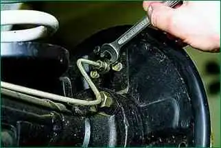 Як замінити задній робочий циліндр гальм Niva Chevrolet