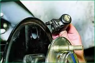 Як замінити задній робочий циліндр гальм Niva Chevrolet