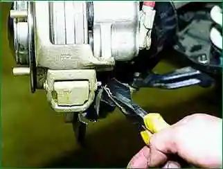 Замена колодок передних колес Niva Chevrolet Замена колодок передних колес Niva Chevrolet