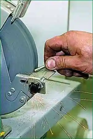 Замена колодок передних колес Niva Chevrolet Замена колодок передних колес Niva Chevrolet