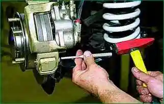 Замена колодок передних колес Niva Chevrolet Замена колодок передних колес Niva Chevrolet