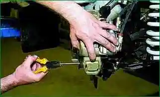 Замена колодок передних колес Niva Chevrolet Замена колодок передних колес Niva Chevrolet