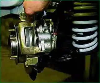 Замена колодок передних колес Niva Chevrolet Замена колодок передних колес Niva Chevrolet