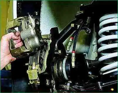 Заміна робочих циліндрів переднього гальма Niva Chevrolet