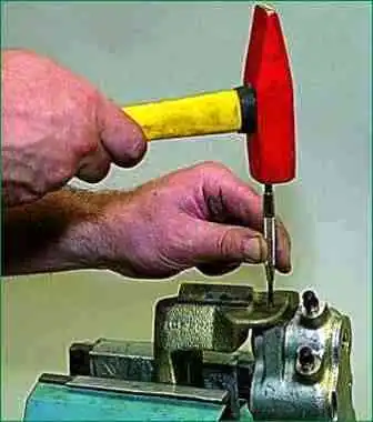 Заміна робочих циліндрів переднього гальма Niva Chevrolet