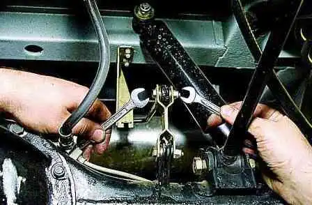 Как отрегулировать регулятор тормозов ВАЗ-2123 Как отрегулировать регулятор тормозов ВАЗ-2123
