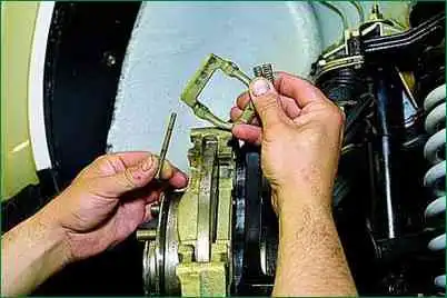 Замена суппорта переднего тормоза Niva Chevrolet