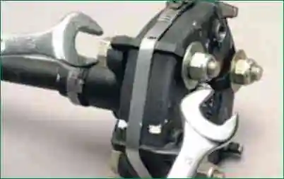 Removing and installing Niva Chevrolet intermediate shaft