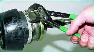 Repair of VAZ-2123 front wheel drives