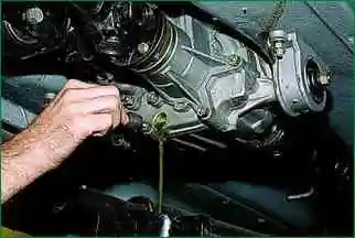 Oil change in the transfer case VAZ-2123