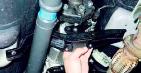Removing and installing gearbox VAZ-2123