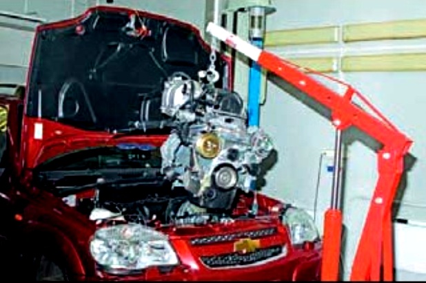 Как снять и установить двигатель автомобиля Нива Шевроле