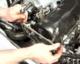 Replacing the cylinder head cover gasket VAZ-2123
