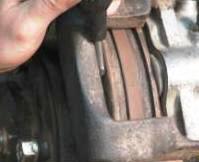 Снятие и установка суппорта переднего тормозного механизма Niva Chevrolet