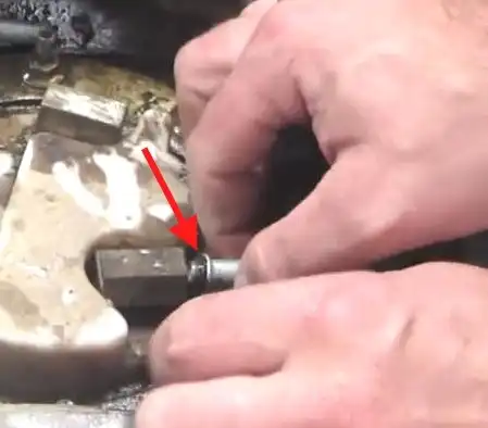 Замена топливных баков автомобиля УАЗ Патриот