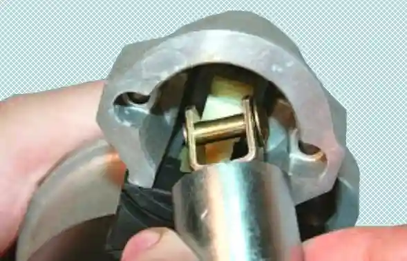 Снятие и ремонт стартера AZE 2517