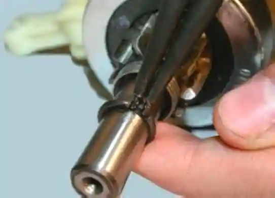 Снятие и ремонт стартера AZE 2517