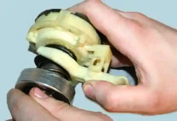 Снятие и ремонт стартера AZE 2517