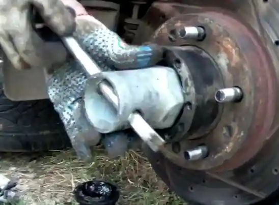 Снятие и установка ступицы переднего колеса УАЗ Патриот