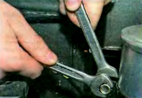 Снятие и установка элементов гидравлической системы рулевого управления автомобиля УАЗ Патриот