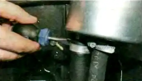 Снятие и установка элементов гидравлической системы рулевого управления автомобиля УАЗ Патриот