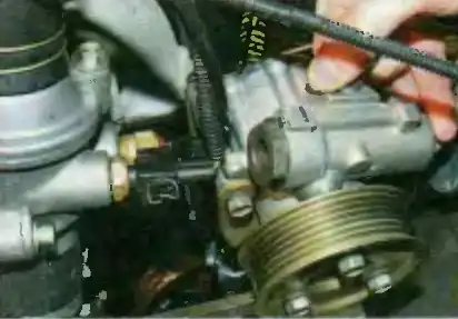 Снятие и установка элементов гидравлической системы рулевого управления автомобиля УАЗ Патриот