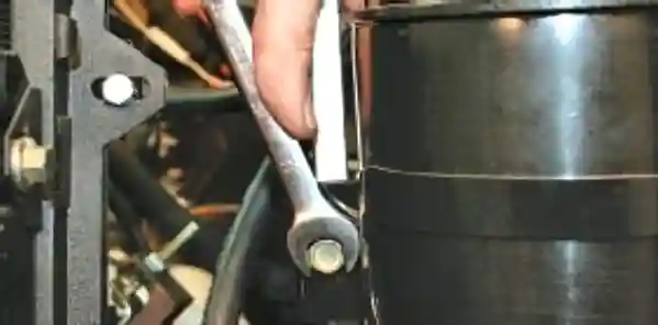 Снятие и установка адсорбера и клапана продувки