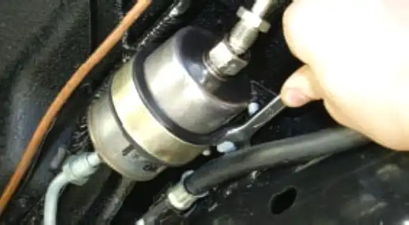 Замена топливного фильтра УАЗ Патриот