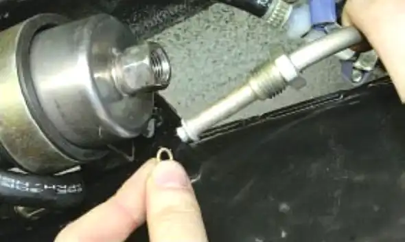 Замена топливного фильтра УАЗ Патриот