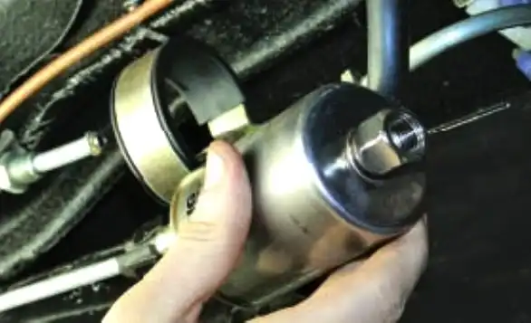 Замена топливного фильтра УАЗ Патриот