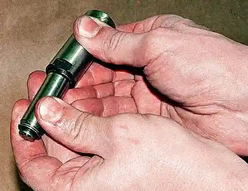 Снятие и установка гидравлических натяжителей цепей ЗМЗ-409