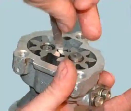 Ремонт и установка масляного насоса ЗМЗ-409