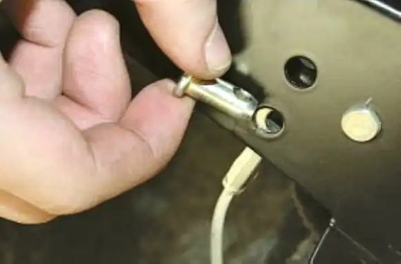 Снятие и установка элементов стояночного тормоза УАЗ Патриот